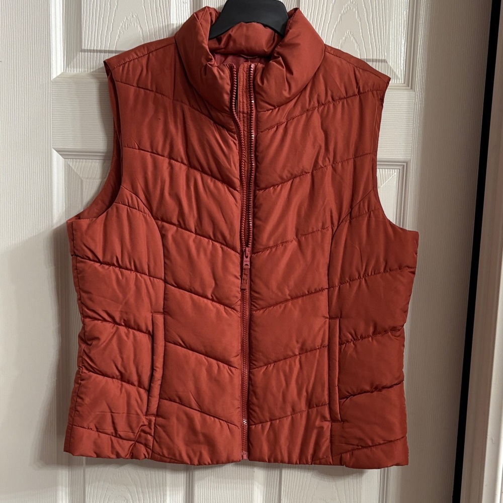 Aeropostale Women's Puffer Vest - Rust